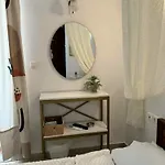 Nefeli Htl 아파트호텔 Paralía