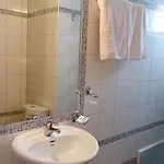 Nefeli Htl 아파트호텔 2*